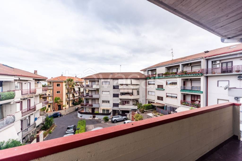appartamento in vendita ad Aci Castello in zona Cannizzaro