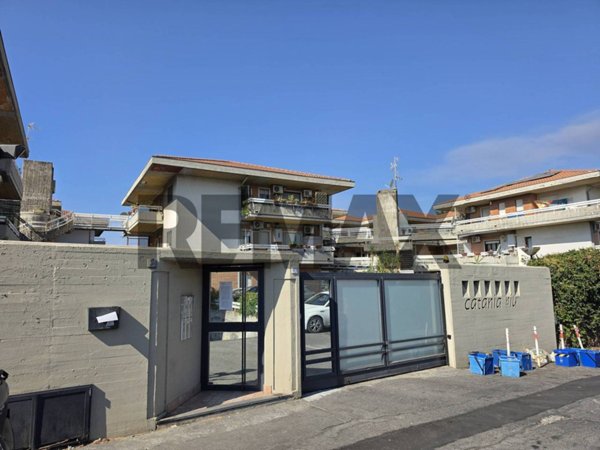 appartamento in vendita ad Aci Castello in zona Aci Trezza