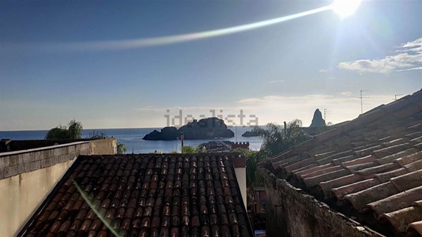 appartamento in vendita ad Aci Castello in zona Aci Trezza