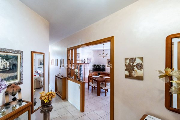appartamento in vendita ad Aci Castello in zona Ficarazzi