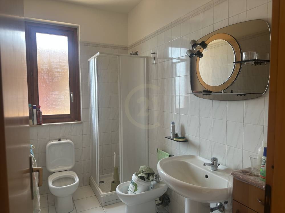 appartamento in vendita ad Aci Castello