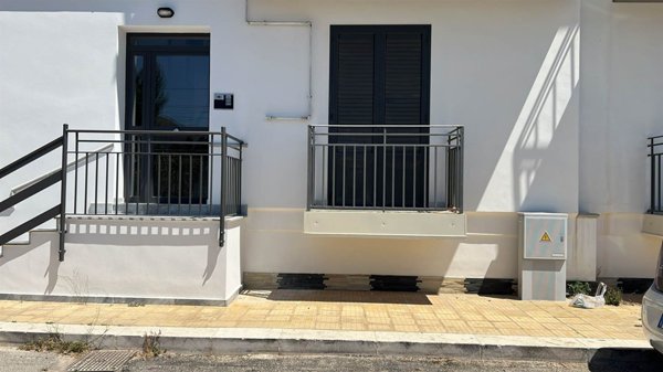 appartamento in vendita ad Aci Castello in zona Ficarazzi