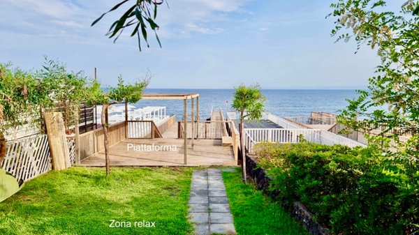 appartamento in vendita ad Aci Castello in zona Cannizzaro