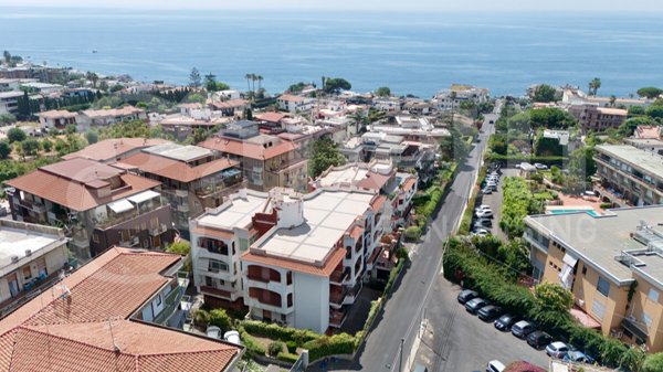 appartamento in vendita ad Aci Castello in zona Cannizzaro