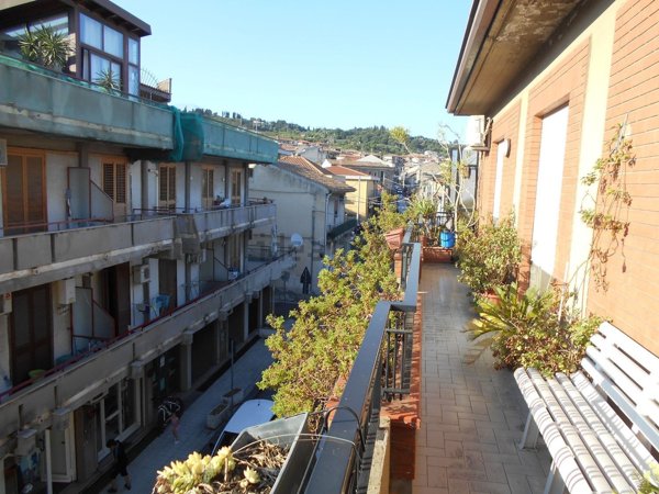 appartamento in vendita ad Aci Castello in zona Ficarazzi