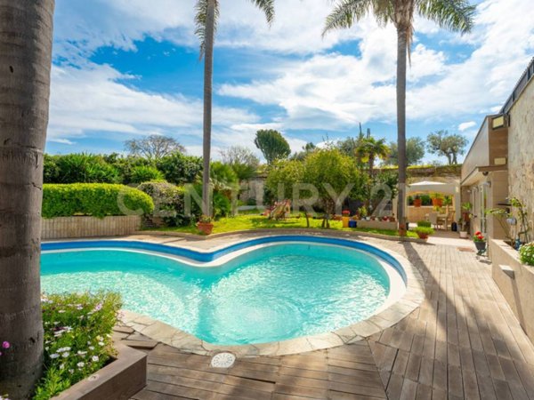 casa indipendente in vendita ad Aci Castello in zona Cannizzaro