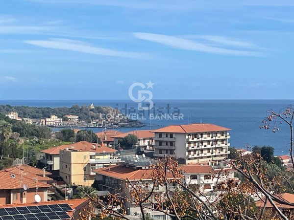 appartamento in vendita ad Aci Castello in zona Aci Trezza