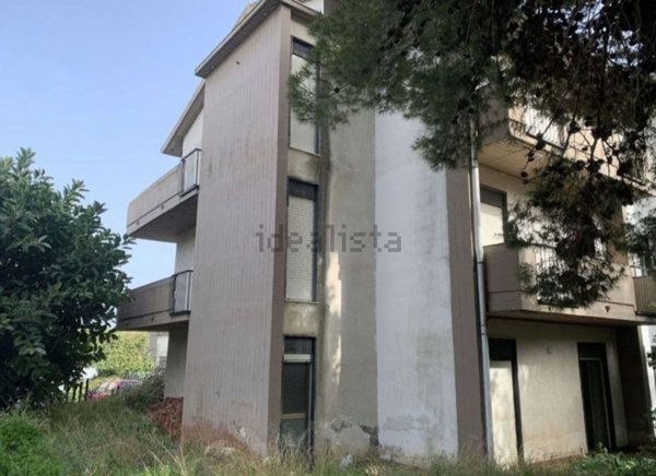 appartamento in vendita ad Aci Castello