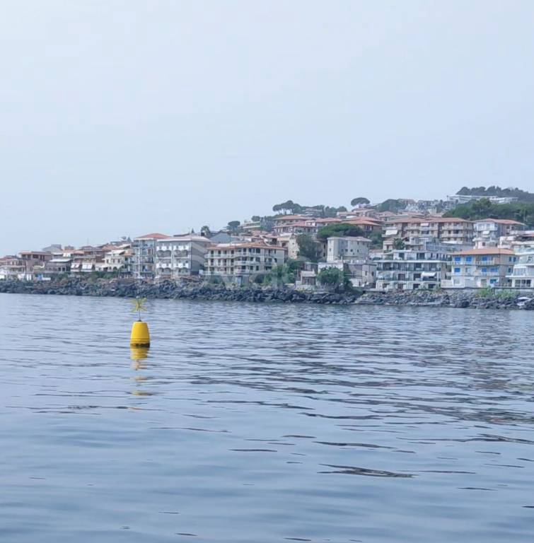 appartamento in vendita ad Aci Castello in zona Aci Trezza
