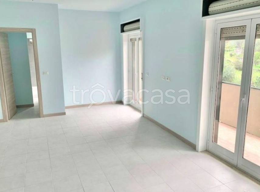 appartamento in vendita ad Aci Castello