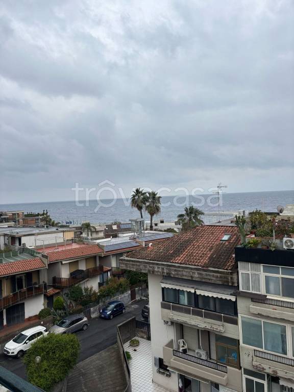 appartamento in vendita ad Aci Castello in zona Cannizzaro