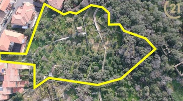 terreno in vendita ad Aci Castello