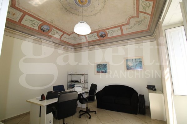 ufficio in vendita ad Aci Castello in zona Cannizzaro