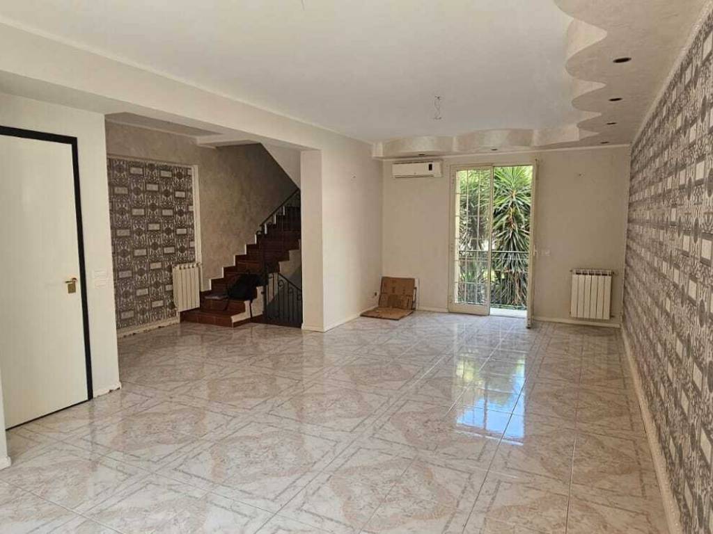 casa indipendente in vendita ad Aci Castello in zona Cannizzaro