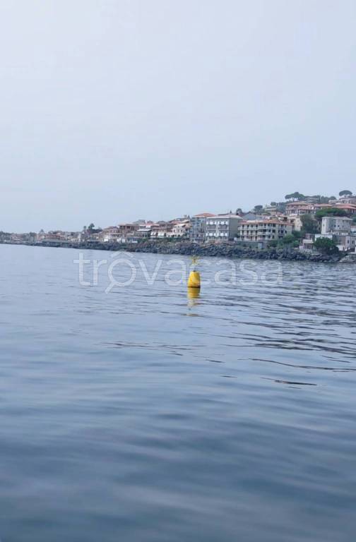 appartamento in vendita ad Aci Castello in zona Aci Trezza