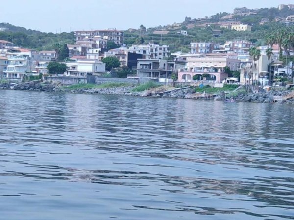 appartamento in vendita ad Aci Castello in zona Aci Trezza