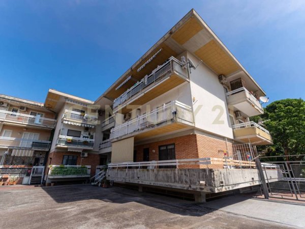 appartamento in vendita ad Aci Castello in zona Aci Trezza