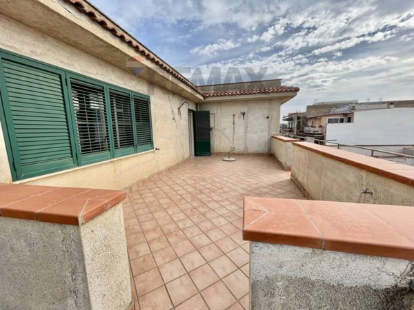 appartamento in vendita ad Aci Castello in zona Ficarazzi