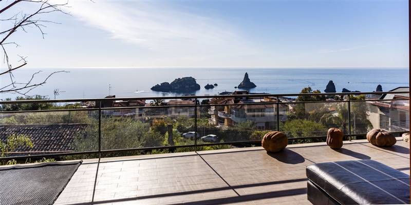 appartamento in vendita ad Aci Castello in zona Aci Trezza