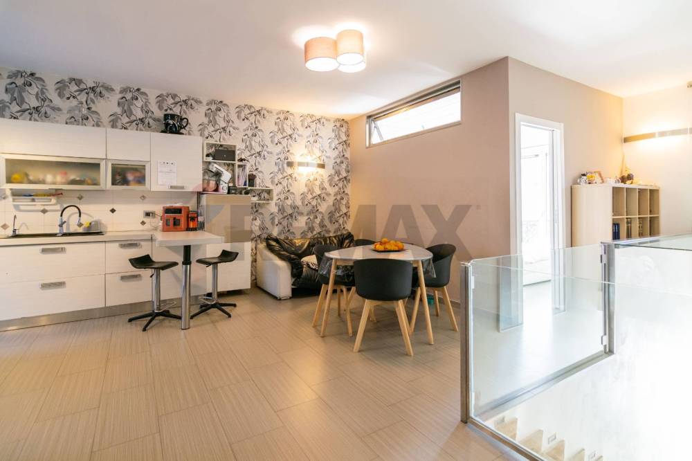 appartamento in vendita ad Aci Castello in zona Aci Trezza