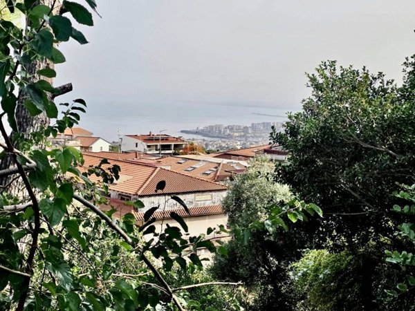 casa indipendente in vendita ad Aci Castello in zona Ficarazzi