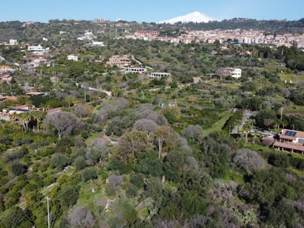 terreno in vendita ad Aci Castello in zona Ficarazzi