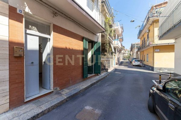 casa indipendente in vendita ad Aci Castello in zona Aci Trezza