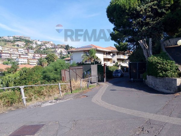 casa indipendente in vendita ad Aci Castello in zona Aci Trezza