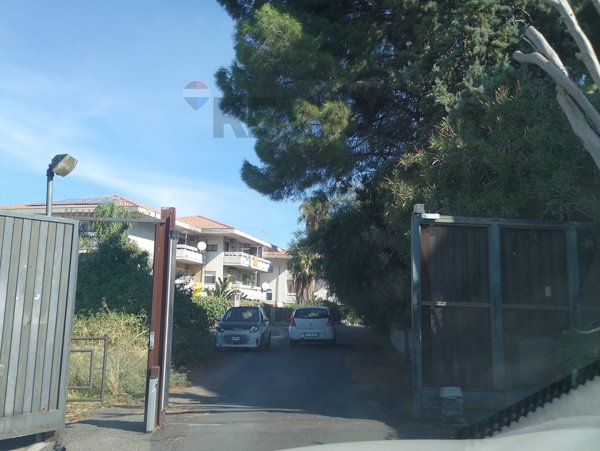 appartamento in vendita ad Aci Castello in zona Aci Trezza