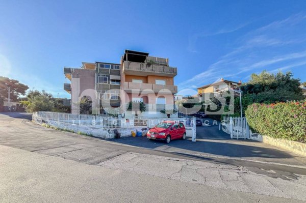 appartamento in vendita ad Aci Castello in zona Ficarazzi