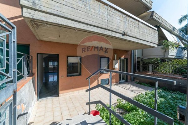 appartamento in vendita ad Aci Catena in zona Vampolieri
