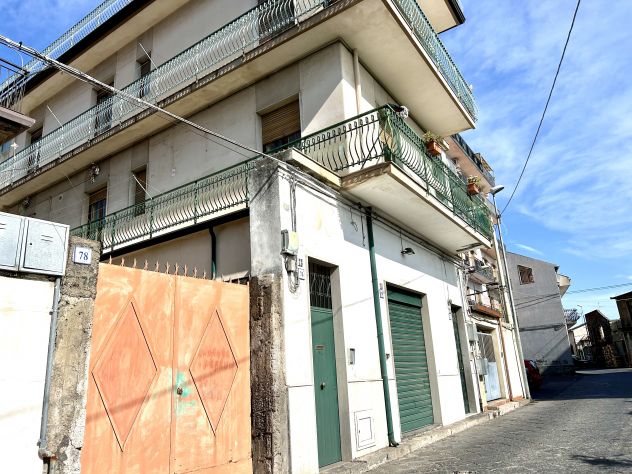 appartamento in vendita ad Aci Catena