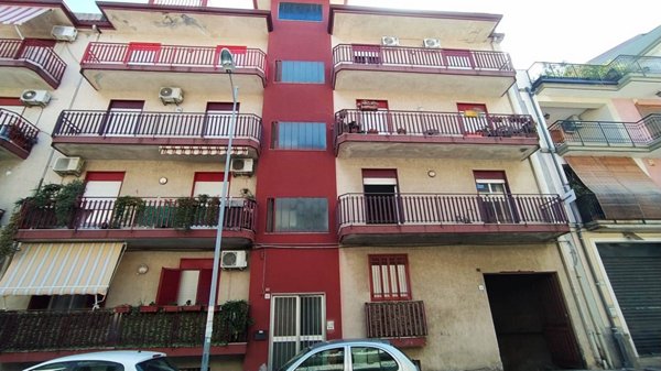 appartamento in vendita ad Aci Catena in zona Aci San Filippo