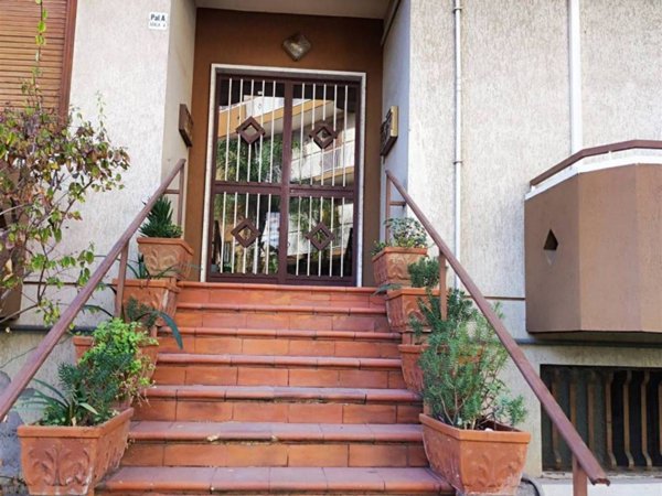 appartamento in vendita ad Aci Catena
