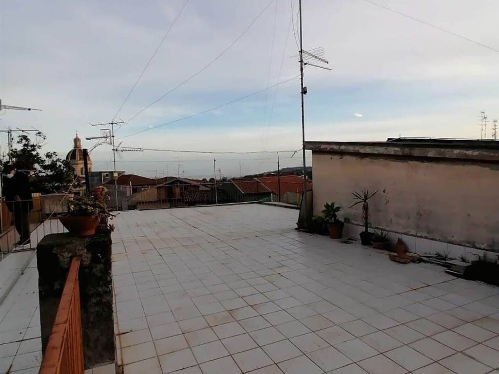 casa semindipendente in vendita ad Aci Catena