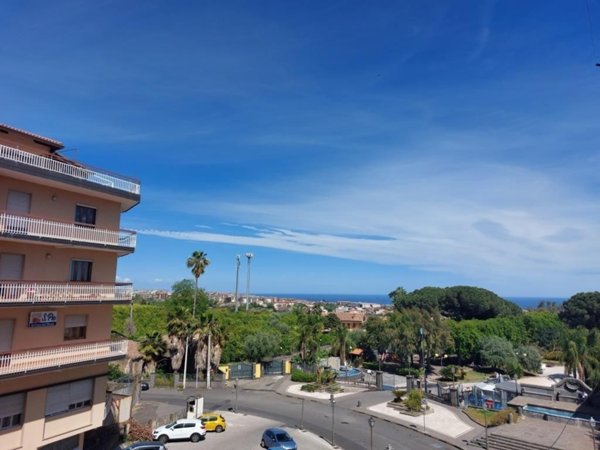 appartamento in vendita ad Aci Catena