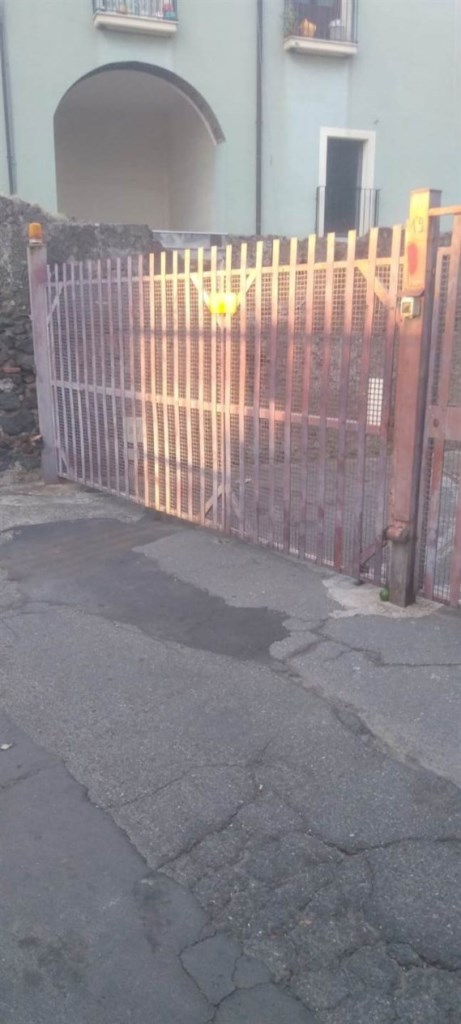 appartamento in vendita ad Aci Catena