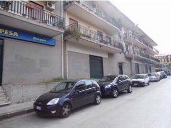negozio in vendita ad Aci Catena
