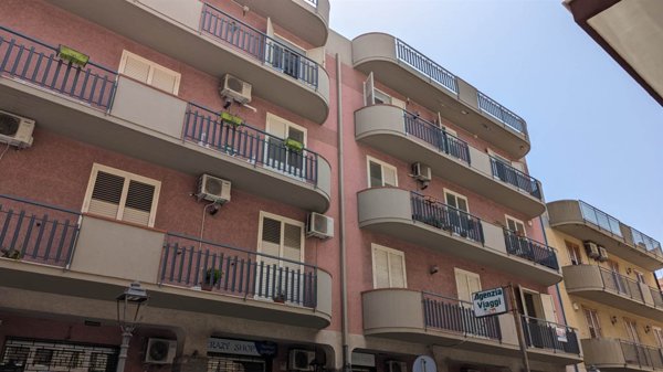 appartamento in vendita ad Aci Catena