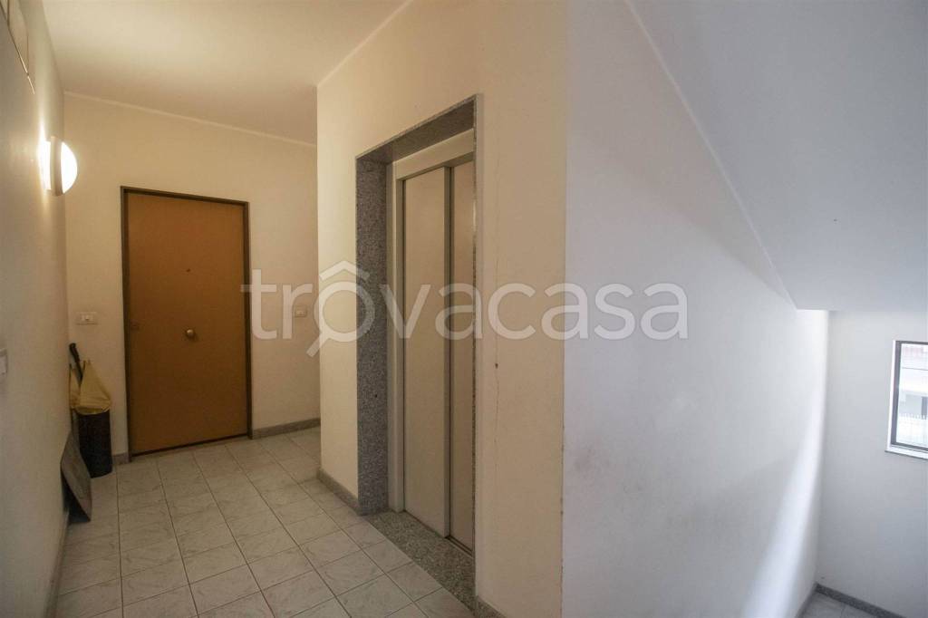 appartamento in vendita ad Aci Catena