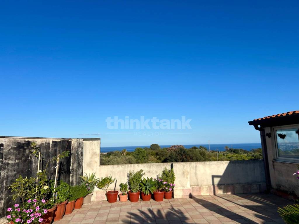 appartamento in vendita ad Aci Catena