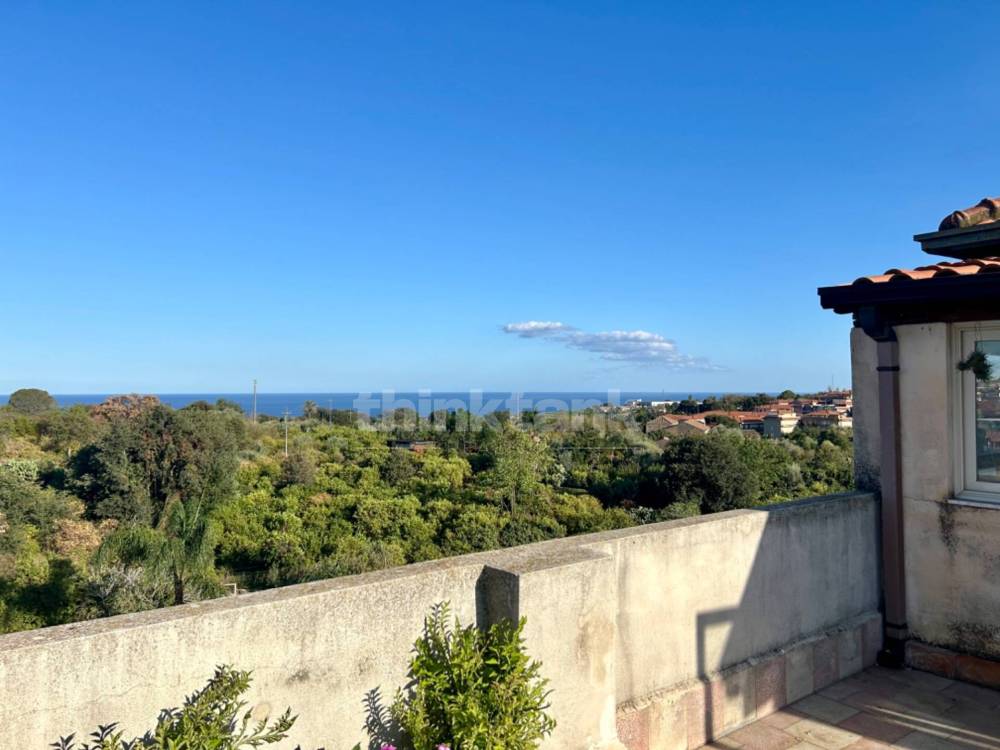 appartamento in vendita ad Aci Catena