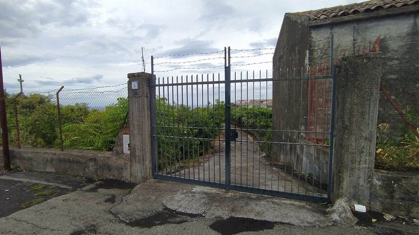 terreno agricolo in vendita ad Aci Catena