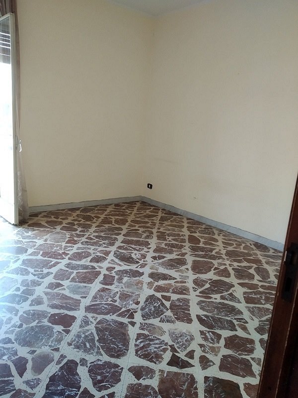 appartamento in vendita ad Aci Catena