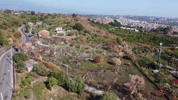 terreno agricolo in vendita ad Aci Catena