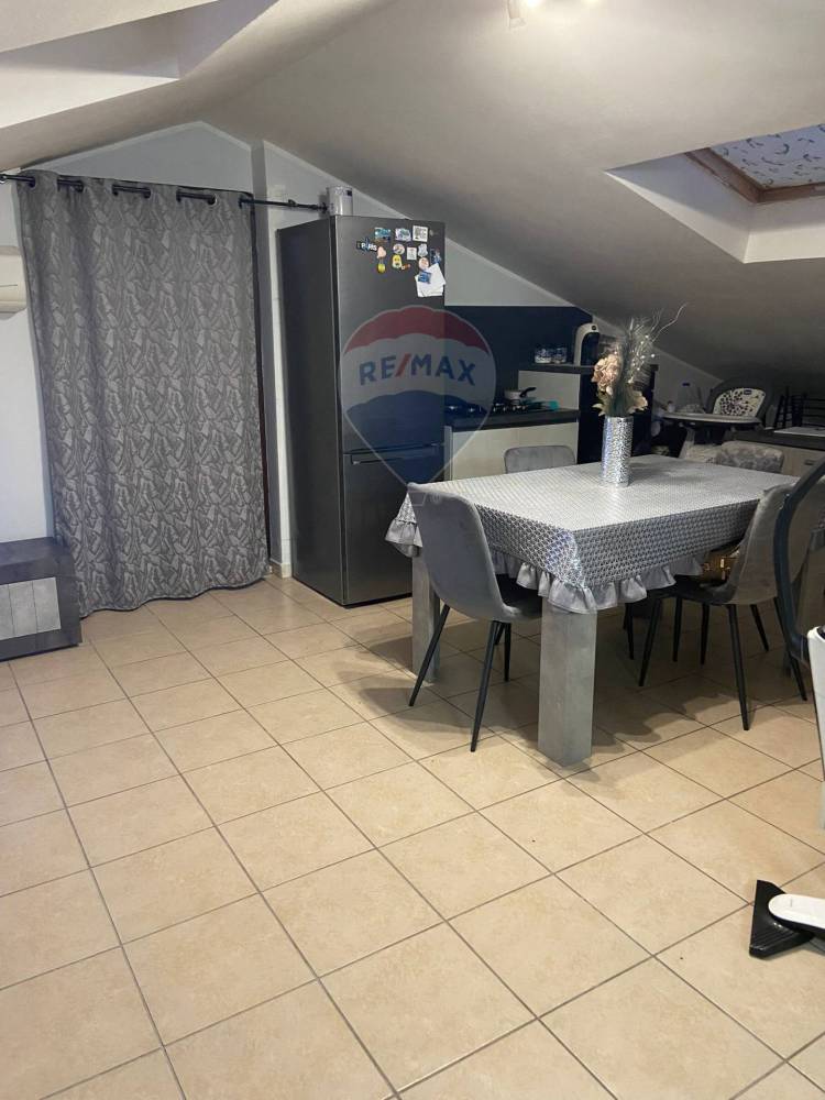 appartamento in vendita ad Aci Catena