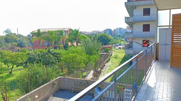 appartamento in vendita ad Aci Catena