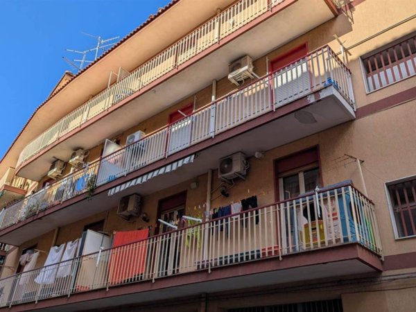 appartamento in vendita ad Aci Catena
