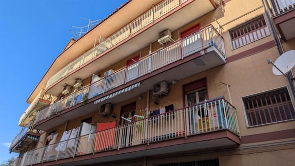 appartamento in vendita ad Aci Catena