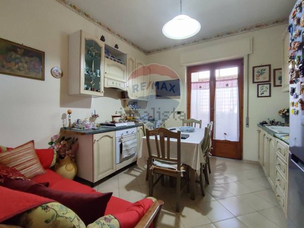 appartamento in vendita ad Aci Catena